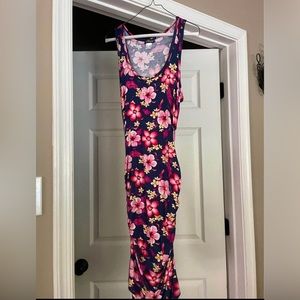 Sleeveless bodycon floral dress